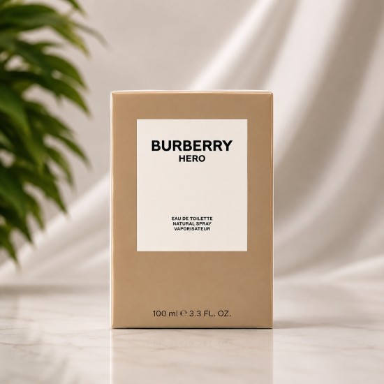 Confezione da 100 ml di Burberry Hero Eau de Toilette Natural Spray profumo uomo con scatola beige e logo Burberry Hero frontale.