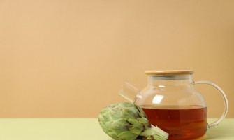 Amaro al carciofo fatto in casa: ricetta digestiva con arancia e spezie