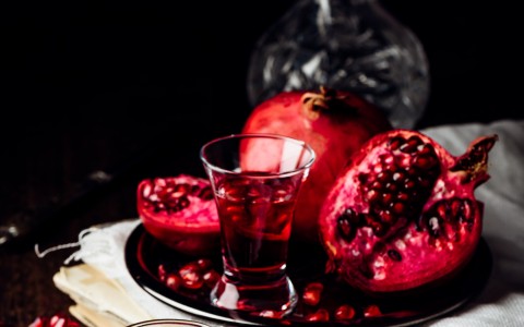 Amaro al melograno: ricetta casalinga tra tradizione e innovazione