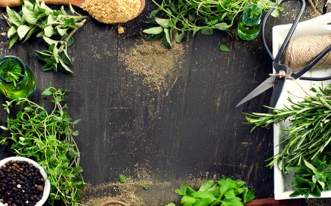 Erbe in cucina: guida pratica tra tradizione e ricette moderne