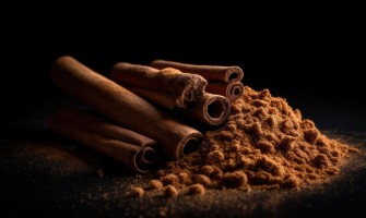 Cannella in polvere: proprietà e usi in cucina | Erbologica