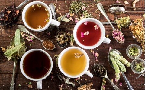 Tisane composte e miscele naturali: come creare infusi personalizzati