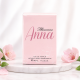 Blumarine Anna Eau de Parfum 30ml Confezione Profumo Donna Confezione rosa da 30ml di Blumarine Anna Eau de Parfum da donna con fiori rosa decorativi su sfondo elegante.