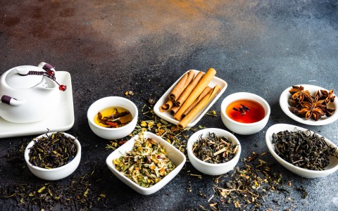 Le migliori tisane dopo pasto per una digestione naturale