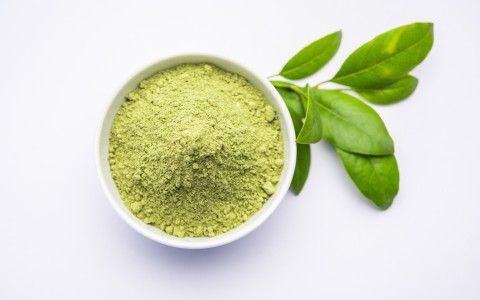 Polvere di basilico come usarlo e benefici per l'organismo